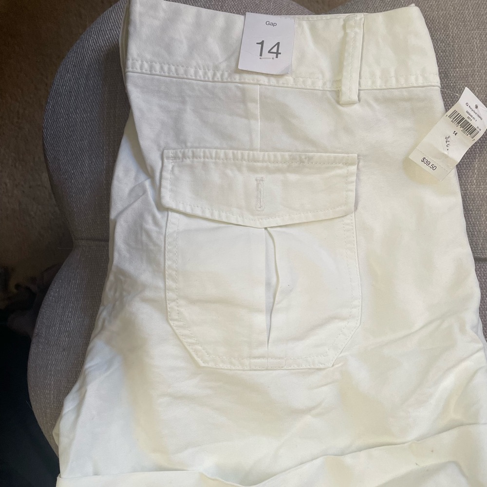 NWT size 14 gap shorts